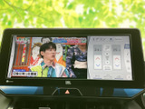 停車中にTVや映像を楽しめる機能が搭載。待ち時間や休憩時間に、エンターテイメントを満喫できます。
