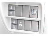 車線逸脱警報付いてます。