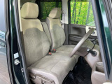 運転席シート廻りは使用感も少なく、良好な状態となっています。丁寧に使われていたことがよくわかりますね。
