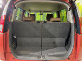 普段のお買い物や通勤、送迎等に十分な荷室スペースを確保しております。セカンドシートを倒すと、大きな荷物の積載も可能です♪