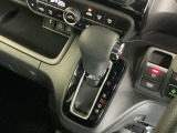 発進時から滑らかに加速する無段階変速のCVTはストップ&ゴーの多い街の中も快適です