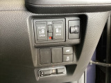 パワースライドドアの開閉はスマートキーのリモコンやドアノブは勿論、運転席側のスイッチ操作でも開閉ができ、安全・簡単です。