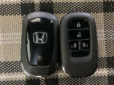 スマートキー付きですからドアロックの開閉およびエンジンスタートが楽々です。電動スライドドアの開け閉めもボタンで操作できます。スペアキーも同じものを用意しております。