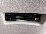 ETCはビルトインタイプになります。クルマ本体のパネルに埋め込むような形になりますので、スッキリとした室内になりますね!