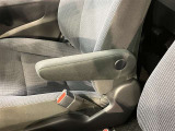納車前にご案内しますボディーコーティングを施工する事をお勧めします。理由1納車時ピカピカ、2洗車も楽々だし雨で多少の汚れも無くなります、3運転してて気持ちがよいetc.