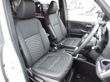 【内装】ヴォクシーの車内です♪もちろん、フロアマットもついてますよ〜!