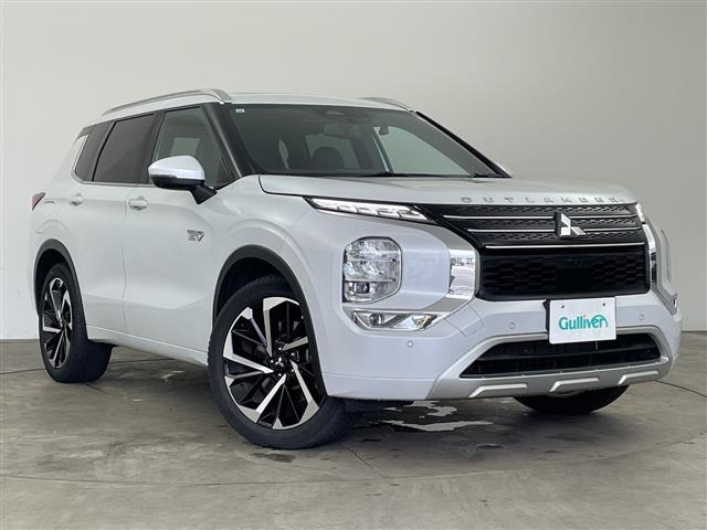 アウトランダー PHEV 2.4 P 4WD 本革シート