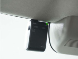 ◆ドライブレコーダー◆映像・音声などを記録する自動車用の装置です。 もしもの事故の際の記録はもちろん、旅行の際の思い出としてドライブの映像を楽しむことができます。
