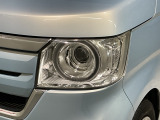 LEDヘッドライトは、点灯の瞬間から最大光量を発揮し、突然暗くなるトンネルなどでの安定感を高めます。