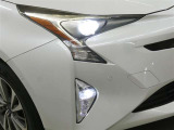 LEDヘッドライトです。デザイン性がよくとても明るいので、夜間の走行や悪天候でも安心です。しかも長寿命!