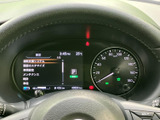 視認性の高いメーターで、運転に必要な情報を的確に把握できます。運転に集中できる環境が、安全なドライブをサポートします。