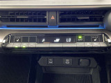 オートエアコンは温度を設定するだけで、自動で風量などを設定してくれます。運転しながら操作も必要ないので、安全性も向上します。