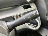 操作しやすい位置に配置されたウインカーレバー。スムーズな操作で、安全な車線変更をサポートします。
