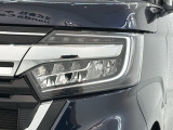 LEDヘッドライトは、点灯の瞬間から最大光量を発揮し、突然暗くなるトンネルなどでの安定感を高めます。
