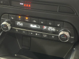【シートヒーター&ベンチレーション】夏場は涼しい風でお尻や背中の熱やムレを防ぎ、冬はエアコンよりも早く温まってポカポカに!季節を問わず快適に過ごせます。