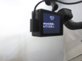 弊社では機器が付いていても「ドラレコ無し」販売としていますので、動作保証はございません。また、ドラレコのご利用には別途SDカードが必要です。
