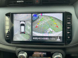 車を真上から見ているように、周囲の状況を把握しながら安心して駐車が行えるアラウンドビューモニター装備!