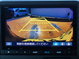 ◆【リアカメラ】が装着されています。リバースに入れるだけで映ります。後方の安全確認や、狭い駐車場での車庫入れ、雨の日や夜間など視界の悪い時に便利です。安全にバックする為には欠かせない装備です。