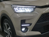 LEDヘッドライトです。デザイン性がよくとても明るいので、夜間の走行や悪天候でも安心です。しかも長寿命!