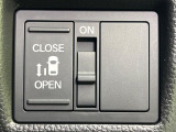 【パワースライドドア】スマートキーや運転席のスイッチでスライドドアの開閉が可能♪電動だから力を入れてドアを開ける必要が無く、小さいお子様でも、重い荷物を持っている時もラクに開け閉めできます♪