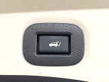 【パワーバックドア】スマートキーや運転席のボタンを押すだけでリアゲートが自動で開閉します!荷物を持っている時や、高い位置にあるバックドアを閉める際に便利な機能です♪