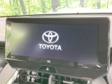【12.3インチワイドナビ】高級感とインパクトのある大型ワイドナビを装備。各種オーディオ操作はもちろん、横長ワイド画面でのマップ2分割表示など、利便性も高いナビです♪
