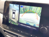 【アラウンドビューモニター】専用のカメラにより、上から見下ろしたような視点で360度クルマの周囲を確認することができます☆死角部分も確認しやすく、狭い場所での切り返しや駐車もスムーズに行えます。