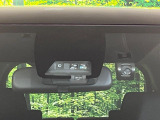 【プリクラッシュセーフティ】前方の車両等を検知し、衝突しそうな時は警報で注意を促し、ブレーキを踏む力をサポート。ブレーキを踏めなかった場合は衝突被害軽減ブレーキが作動、衝突回避をサポートします。