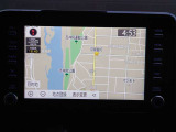 ディスプレイオーディオを装備。スマホとクルマをつなぐことで、これまでのナビに加えて、いろんなサービスが楽しめます。