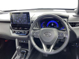運転席まわりです。 各操作スイッチは使いやすい位置に配置されてます。