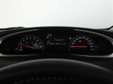 とっても見やすいメーターです。夜間時はラグジュアリーな気分にさせてくれる照明が魅力ですので、夜のドライブも楽しみになりますよ♪