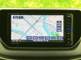 高精細な画面で、運転に必要な情報やエンターテイメントを快適に提供します。直感的な操作性で、スムーズな目的地設定や楽曲選択が可能です。