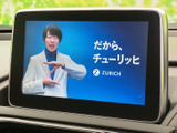 停車中には、お気に入りの番組や動画を楽しめます。長距離ドライブの休憩時や充電待ちの時間も快適に過ごせる便利な装備です。