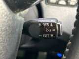 【クルーズコントロール】高速道路もラクラク走行。アクセルを離しても一定速度で走行ができ、長距離運転時の負担を軽減!加速・減速も簡単なスイッチ操作で調整できます。