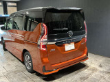 細い道を通る時や駐車時、うっかり車をこすってがっかり。。こちらの車は障害物センサー装備していますので警告音で知らせてくれるので、安心です!