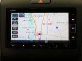 【純正ナビゲーション】使いやすいナビ操作にオーディオ機能も充実!Bluetooth接続で運転中のハンズフリー電話や好みの音楽を車内に流す事が出来ます。ラインナップや車種に応じて豊富な機能が使用可能♪