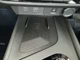 ワイヤレス充電器搭載!