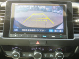 バックカメラ付き☆駐車の際に死角が確認でき安心です☆3つのモード切替で、見え方も変更できます☆