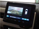 ◆リアワイドカメラシステム◆3種類の表示で後方確認をサポート♪セレクトレバーを「R」の位置に入れるとカメラ画像に切り替え。ノーマルビューでは従来のリアカメラと同様の標準的なビューで表示します!