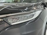 LEDヘッドライトは、点灯の瞬間から最大光量を発揮し、突然暗くなるトンネルなどでの安定感を高めます。