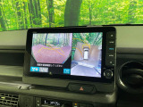 【マルチビューカメラシステム】専用のカメラにより、上から見下ろしたような視点で360度クルマの周囲を確認することができます☆死角部分も確認しやすく、狭い場所での切り返しや駐車もスムーズに行えます。