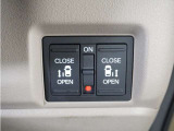 ◆両側電動スライドドア◆狭い駐車場でも乗り降りが楽々♪お子様が隣の車にドアを当ててしまう心配もございません!小さなお子様連れの方もこれで安心。
