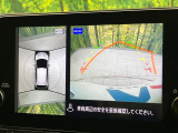 【アラウンドビューモニター】専用のカメラにより、上から見下ろしたような視点で360度クルマの周囲を確認することができます☆死角部分も確認しやすく、狭い場所での切り返しや駐車もスムーズに行えます。