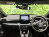 運転席からの視界は広く、運転操作もスムーズに行えます。シートの形状も工夫されており、長時間のドライブでも疲れにくい設計です。