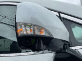 ウインカー付き電動格納ドアミラーです。