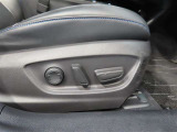パワーシート搭載。微妙な調整が手軽にでき、ピッタリの最適なポジションで運転することが可能です。