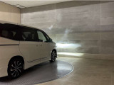 LEDヘッドランプです。十分な明るさを保ちつつも消費電力が少なく、バルブ寿命も長いのが特徴です。瞬時にMAXの光量を発揮するのもLEDならではです。