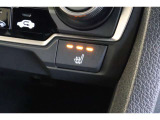 シートヒーター装備付き車!!座席に埋め込まれた電熱線によりシートを暖めることが出来る装備で、温められたシートは、寒い冬には最適です!!