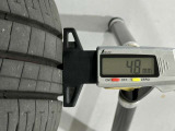 夏タイヤの残り溝は4.8mmです。スリップラインからは3.3mmとなっております。