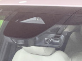 【ドライブレコーダー】ドライブレコーダー装備!走行中はもちろん、あおり運転や事故に遭遇した際、映像で記録し、万一のリスクに備えます。※記録用SDカードはお客様ご自身でご準備いただく必要があります。